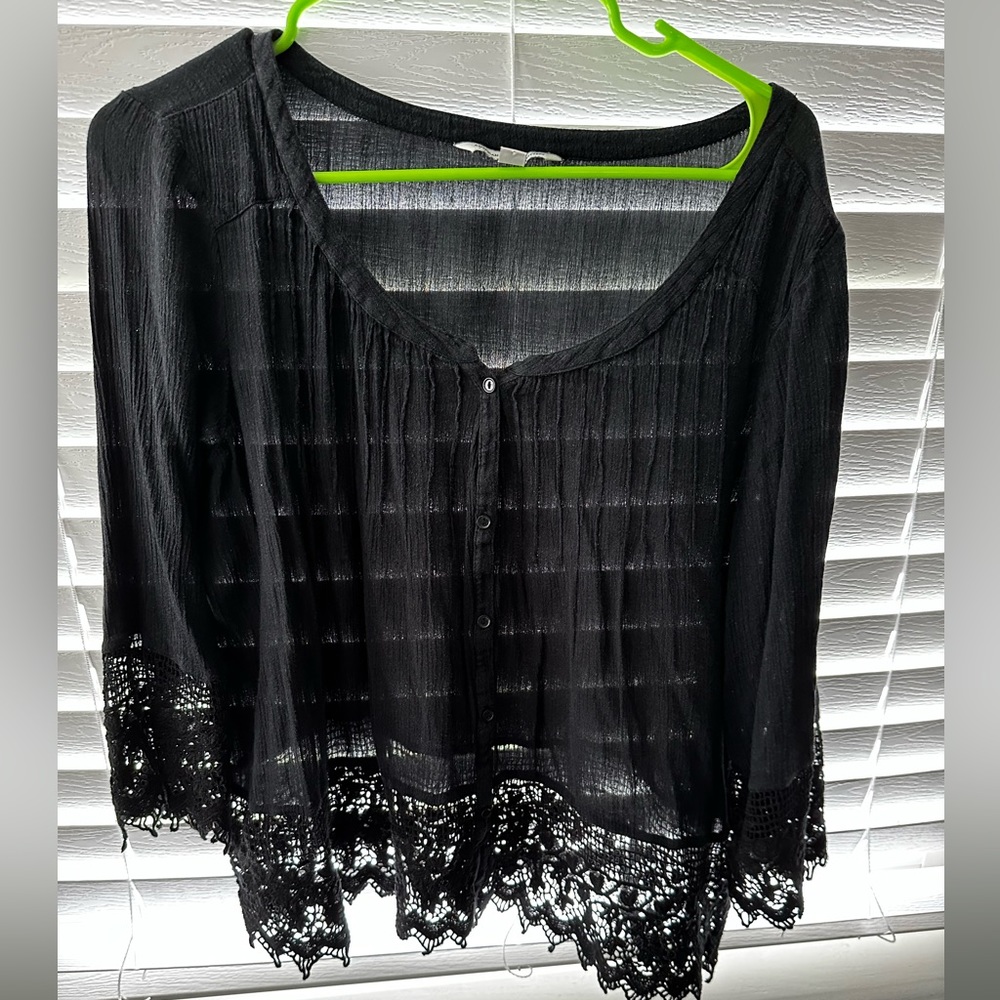 Black Jace Button Front American Eagle Top- size Medium
